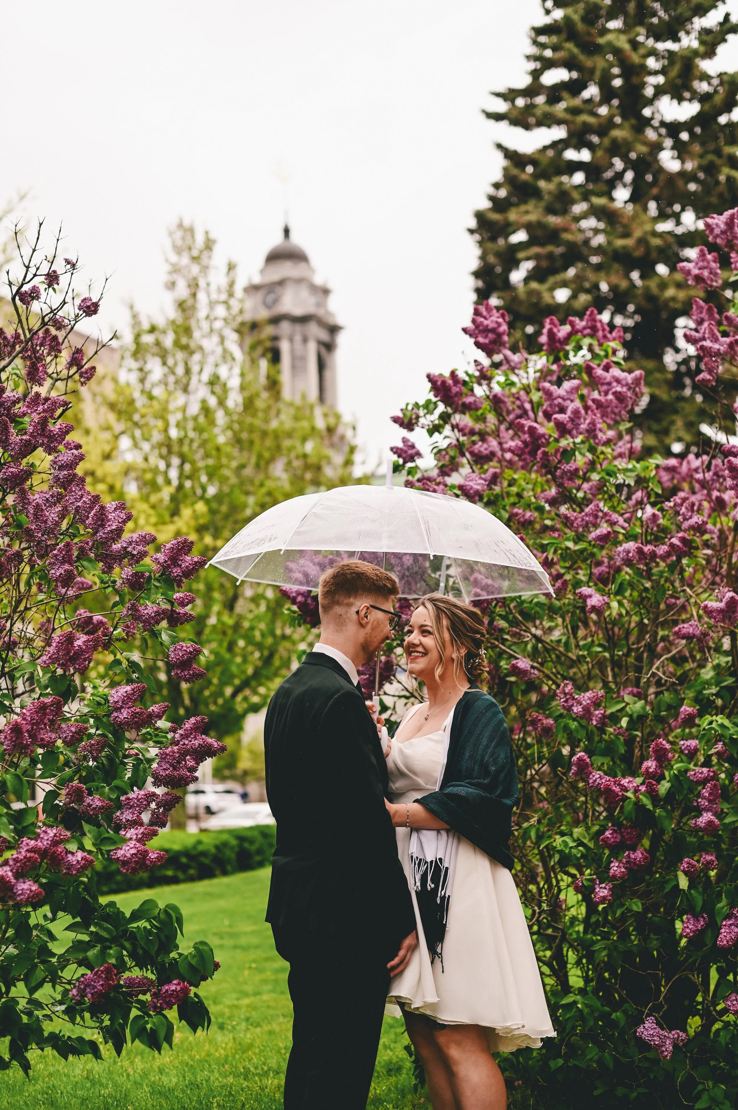 rainy-wedding-bride-groom.jpg