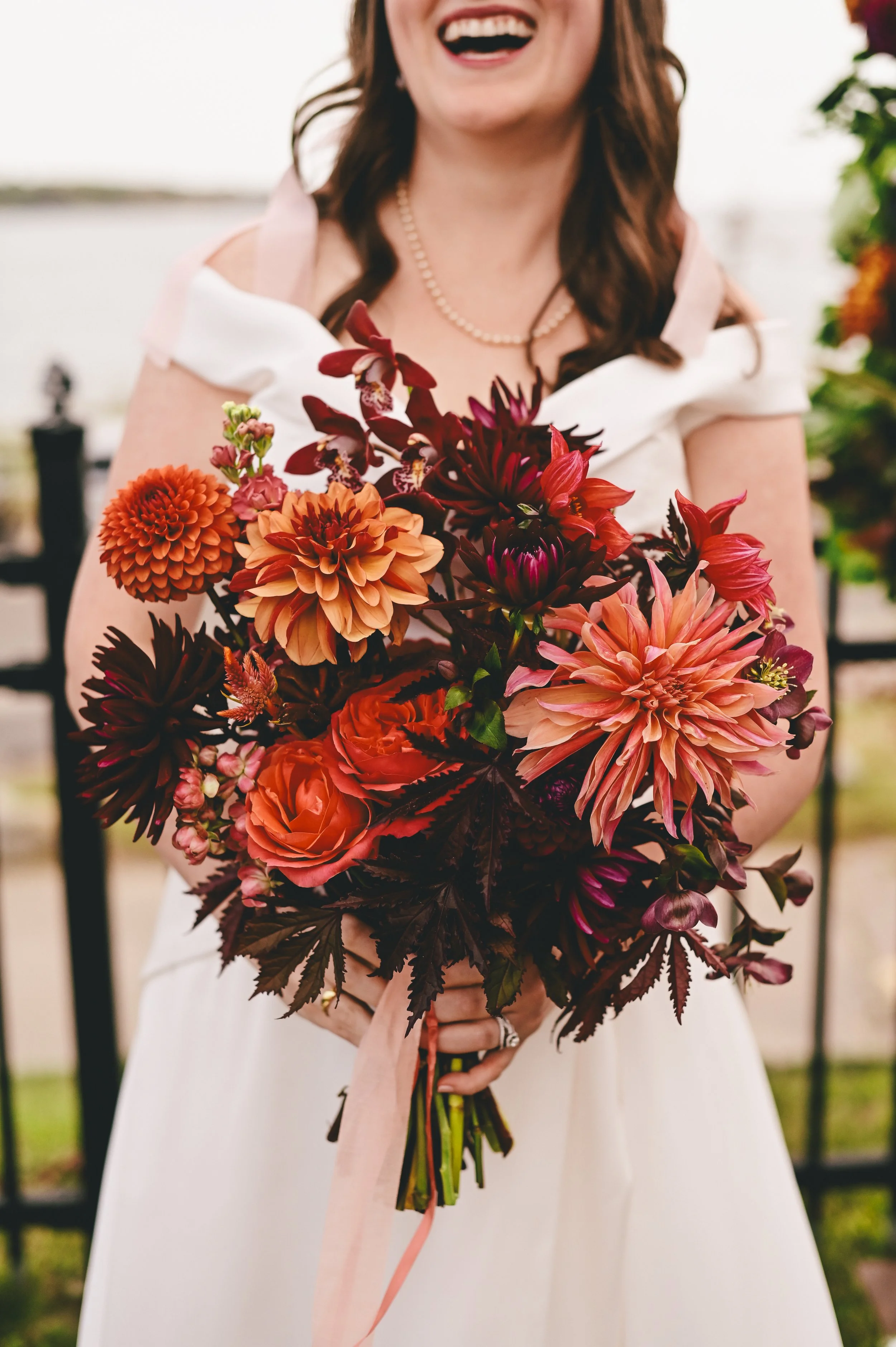 floral-detail-wedding-bridesmaid.jpg