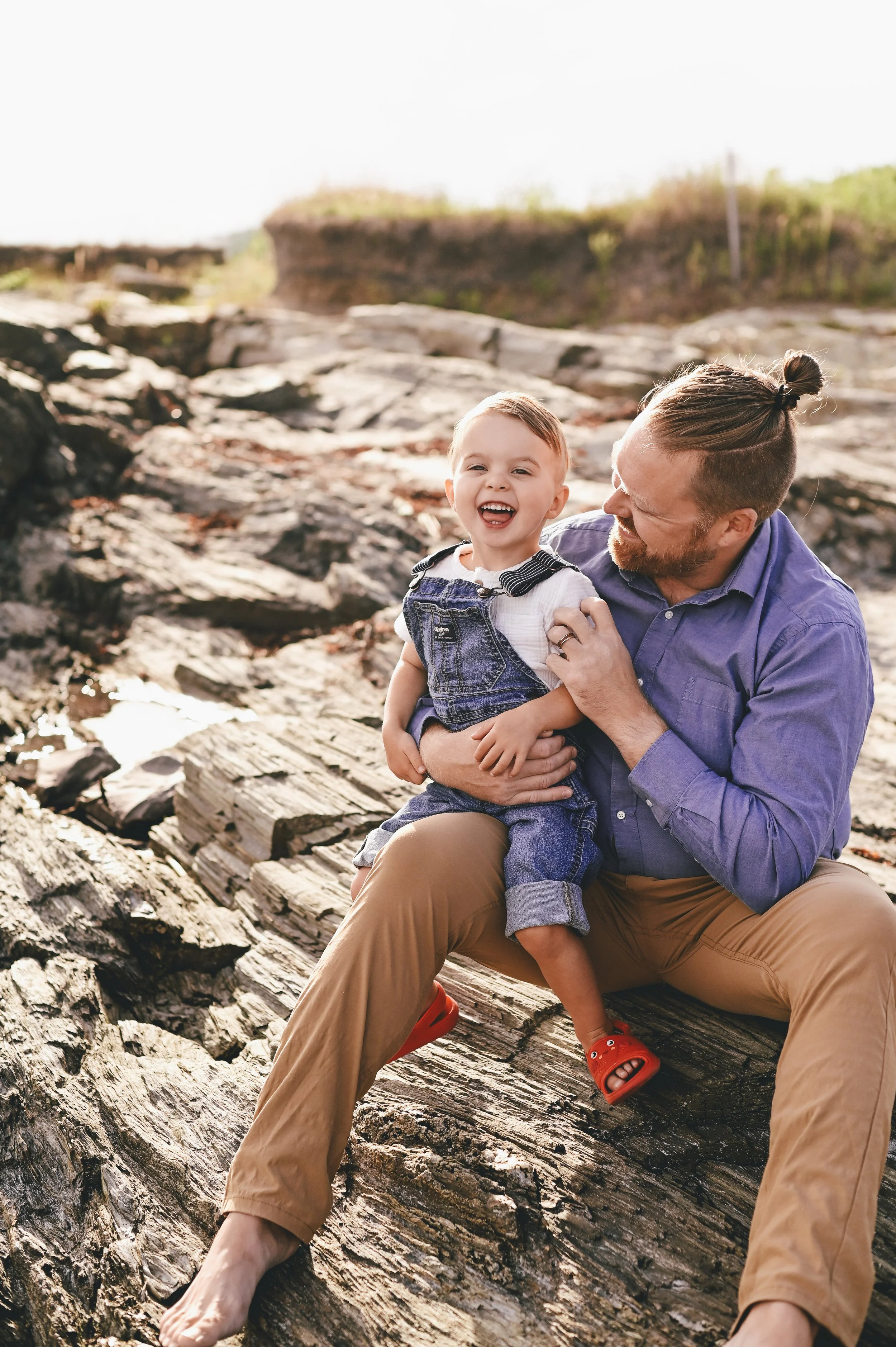 portrait-family-father-coast-child.jpg