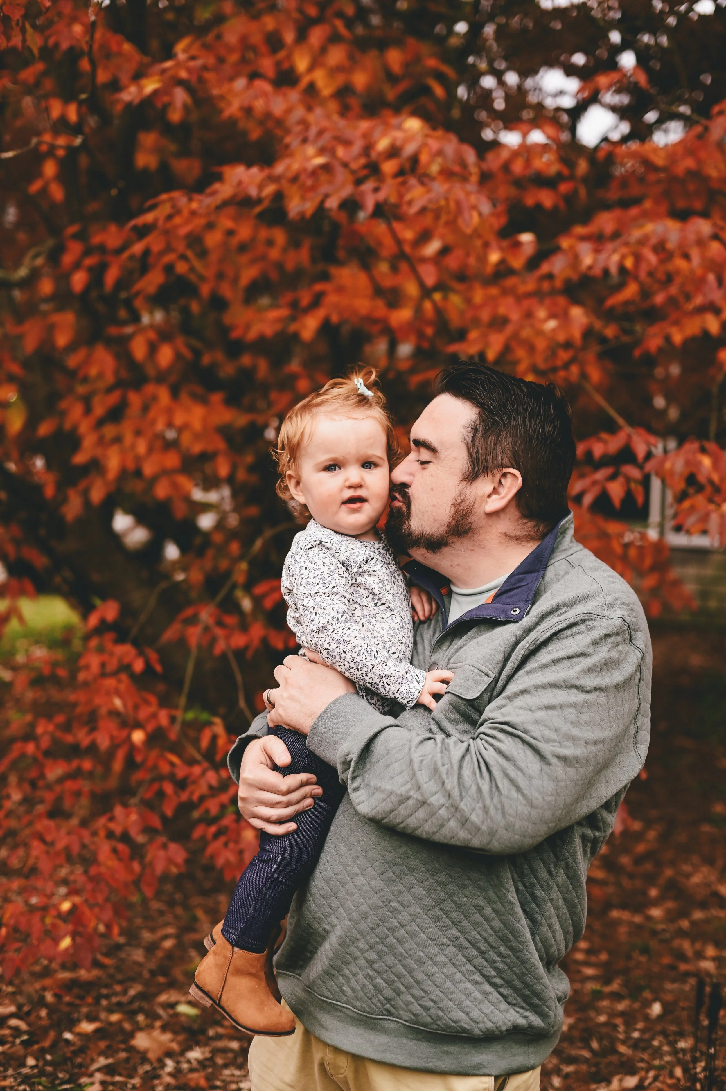 fall-foliage-father-daughter-portrait.jpg