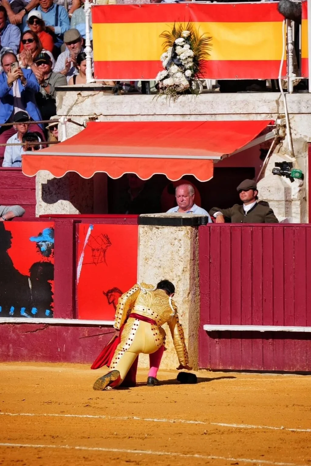 Un funeral hubiera sido más digno