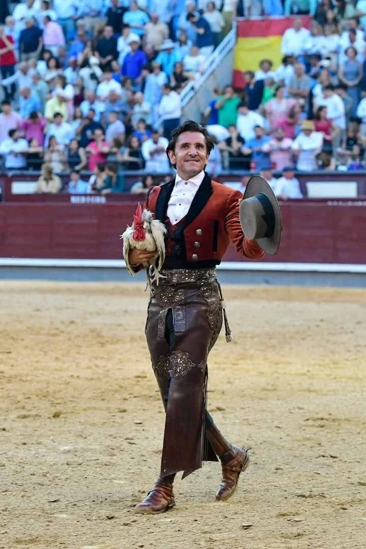 Dos orejas y dos conceptos en la primera de rejones