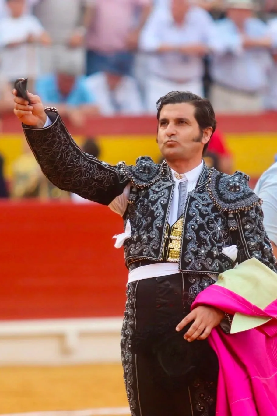 Vuelve porque hace falta