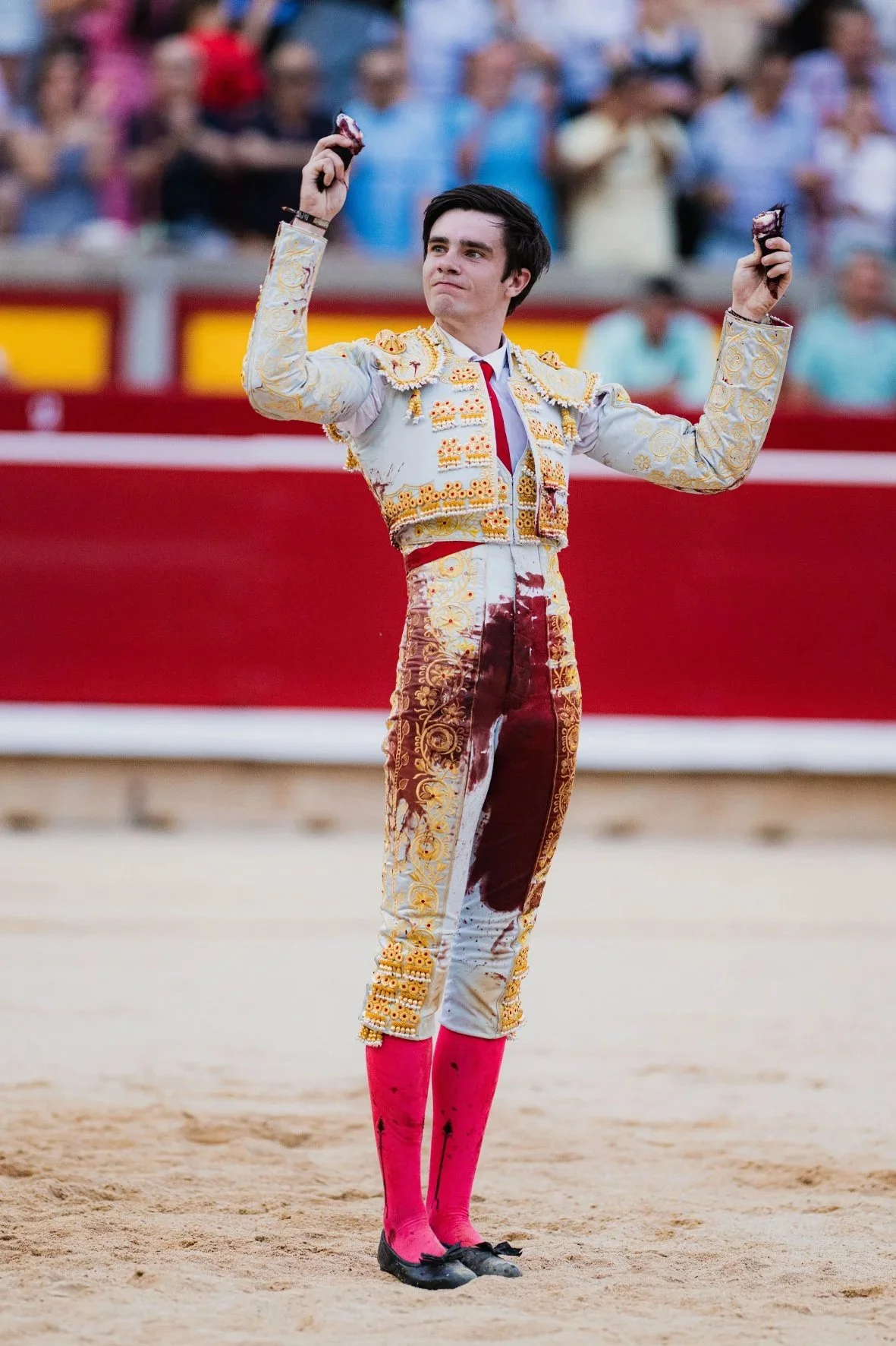 Galería de la novillada de Pamplona. Mario Vilau sale a hombros.