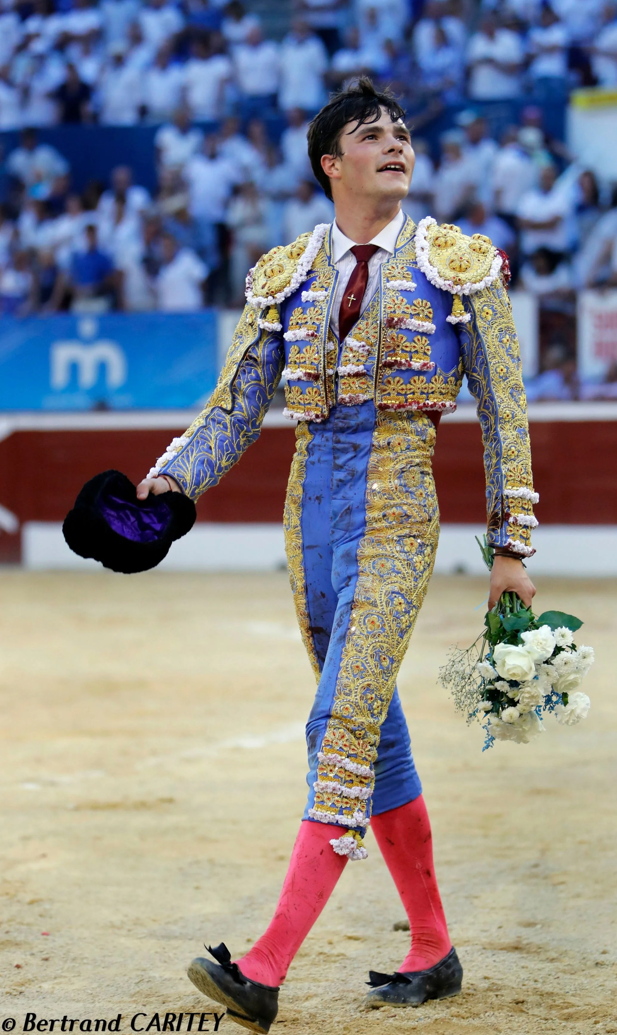 Víctor Hernández y Tristán Barroso, una oreja cada uno en una tarde de escasas opciones en Mont de Marsan. (Galería de Bertrand Caritey)