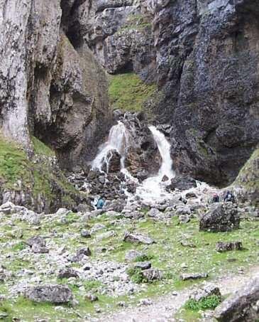 tufa-gordale-scar.jpg