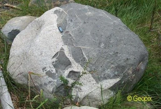 granite-country-rock-boulder-torres.jpg