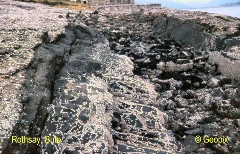 dolerite-dyke-rothesay-bute.jpg