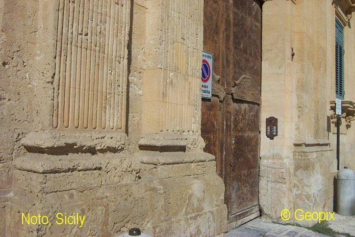 noto-sicily-tufa-doorway.jpg