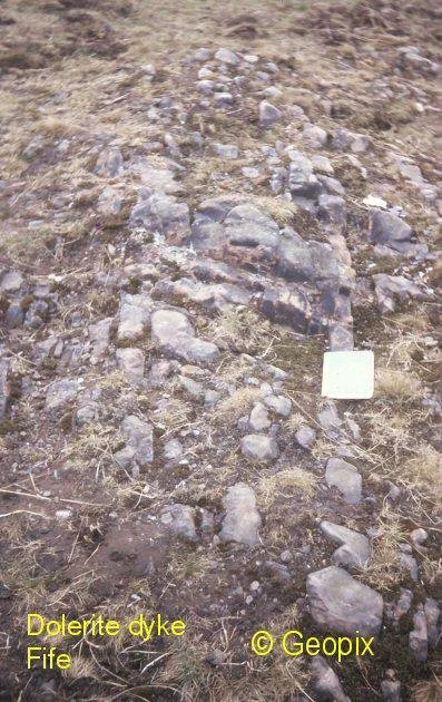 spheroidal-weathering-dolerite-dyke.jpg