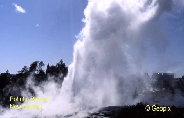 geyser-pohutu-new-zealand.jpg