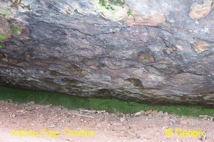alderley-edge-cleft-mud-crack-ridges.jpg