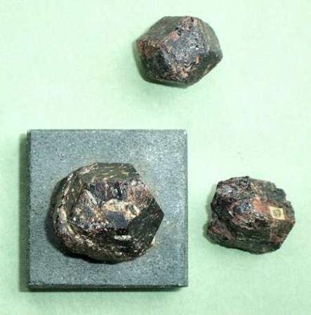 garnet-crystals.jpg