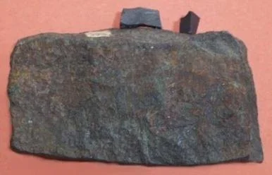 magnetite-with-magnets.jpg