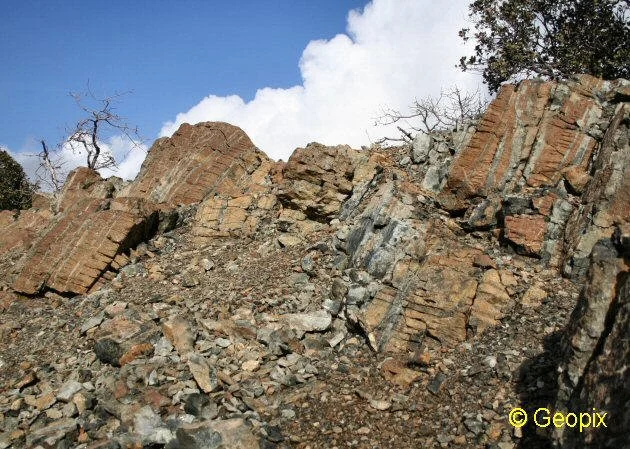 banded-ultramafic-rocks.jpg