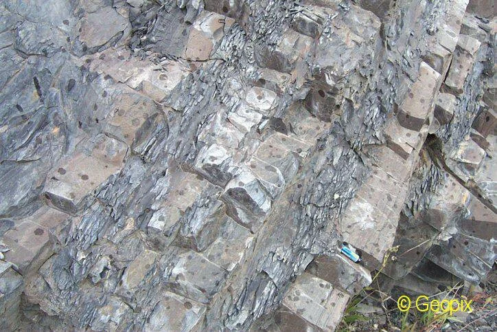 interbedded-greywacke-shale-patagonia.jpg