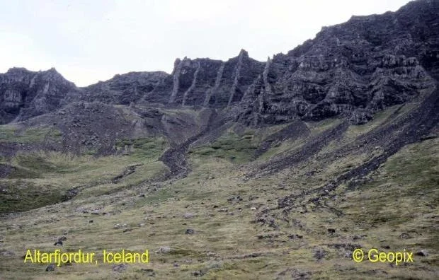 altarfjordur-dyke-swarm-iceland.jpg