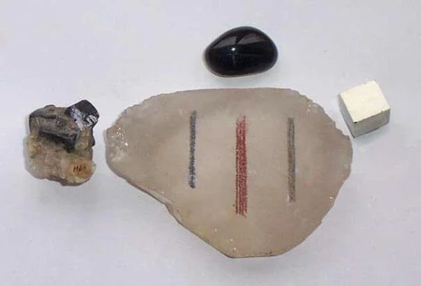 streak-test-galena-haematite-pyrite.jpg