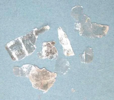 mica-cleavage-flakes.jpg