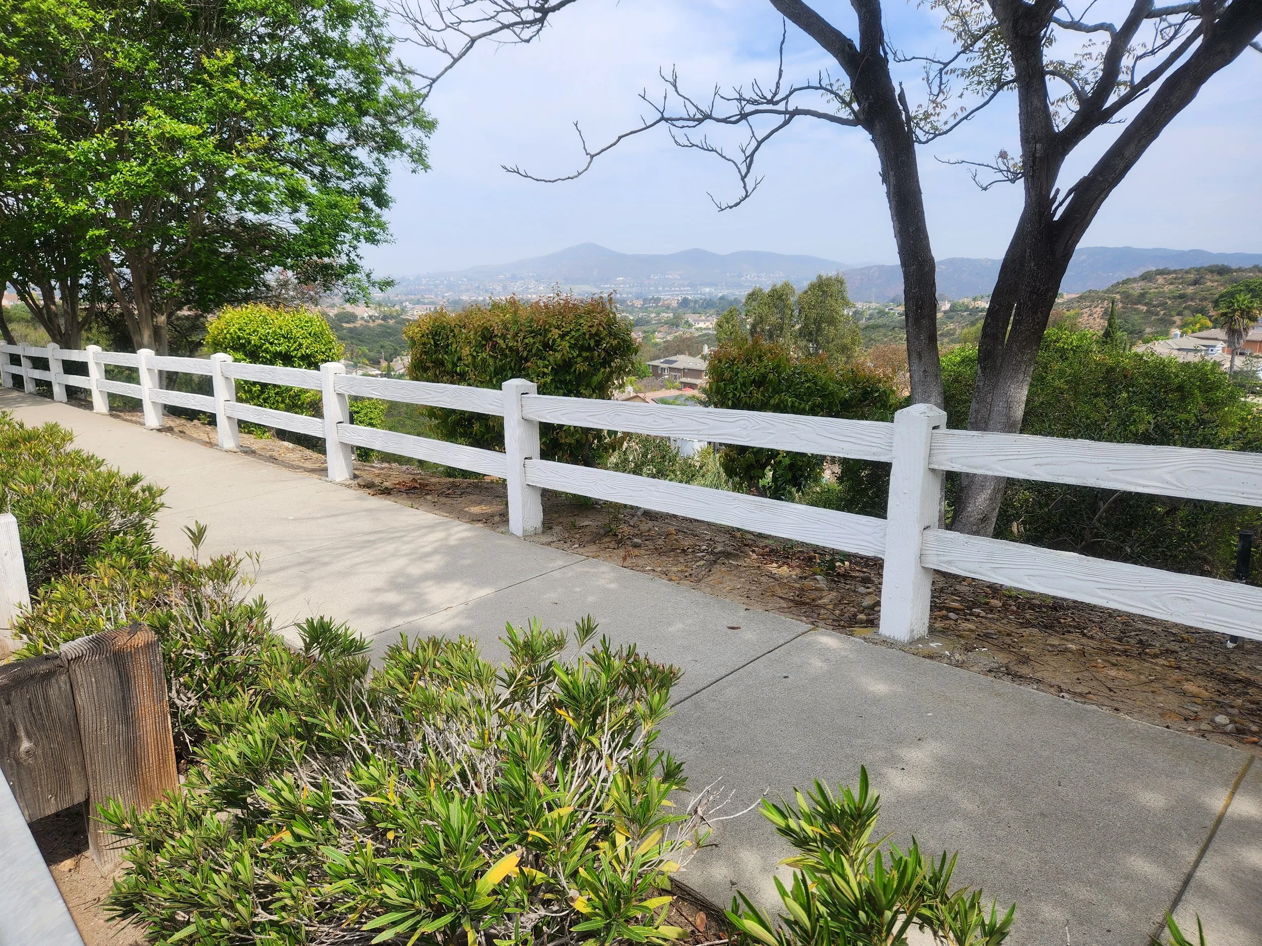 Ranch rail wood fence in Del mar