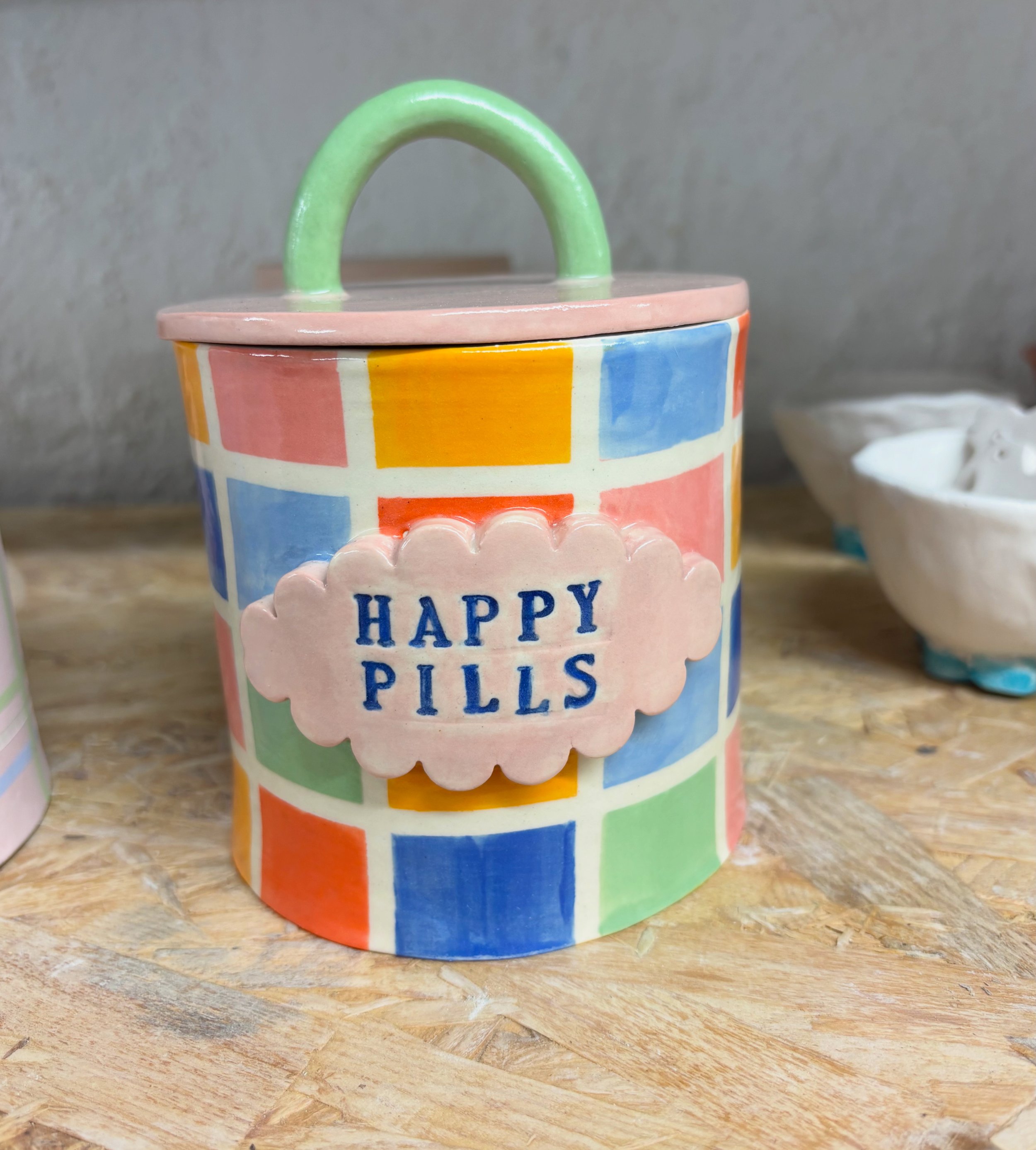 Happy Pills pot