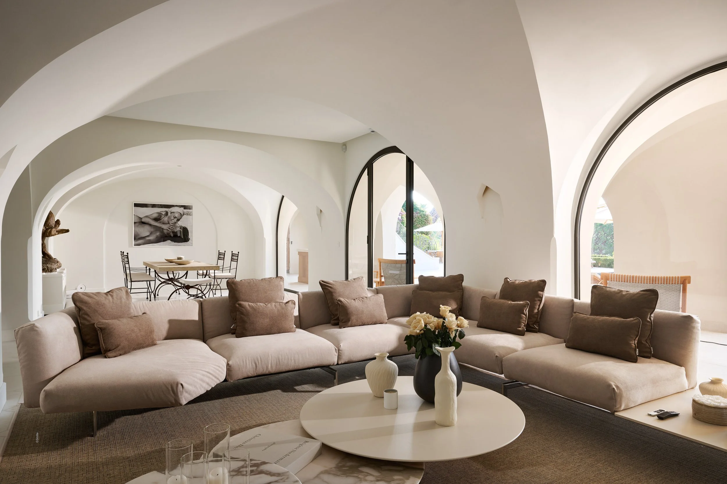 Salon spacieux de la villa Bagatelle