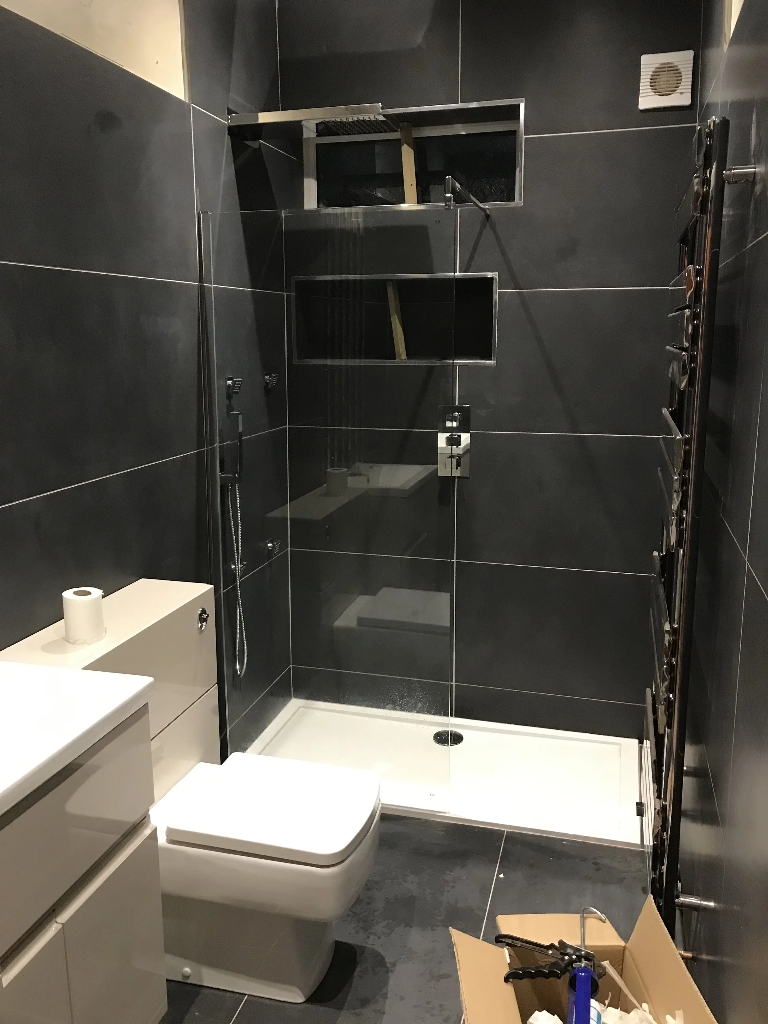 Wolf Trading - Bathrooms