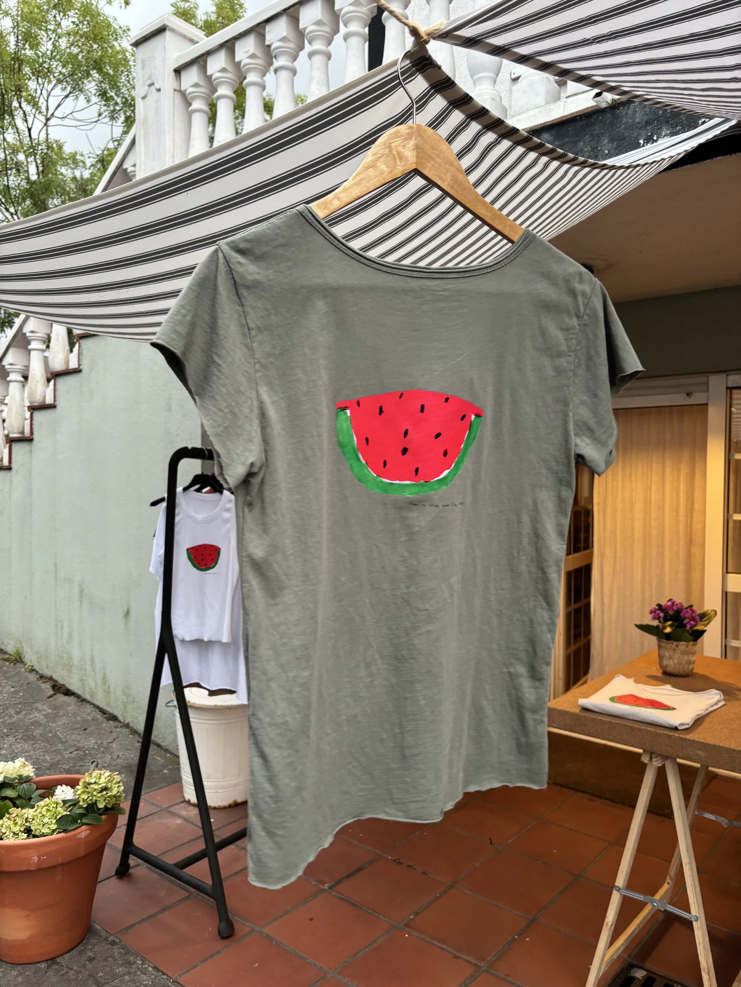 CAMISETA BOTONES SANDÍA