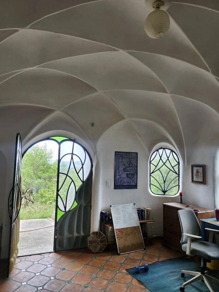 gothic-inspired-home-design12.jpg