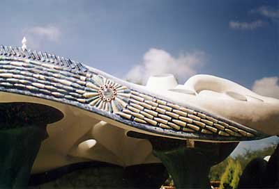curved-colorful-concrete-residence56.jpg