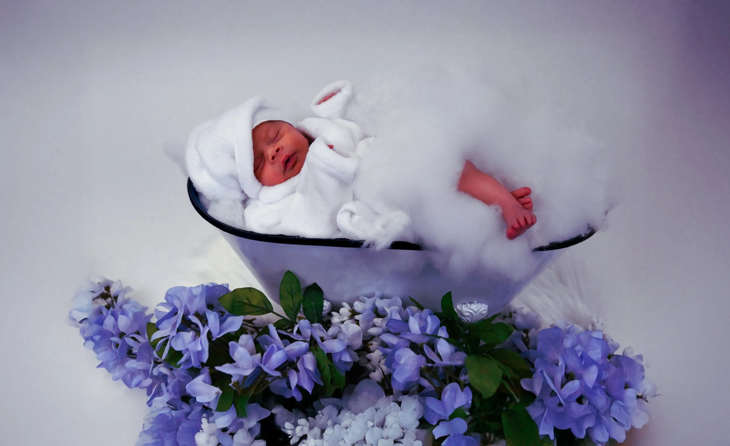Professional newborn photographer serving Thompson CT and Southbridge MA