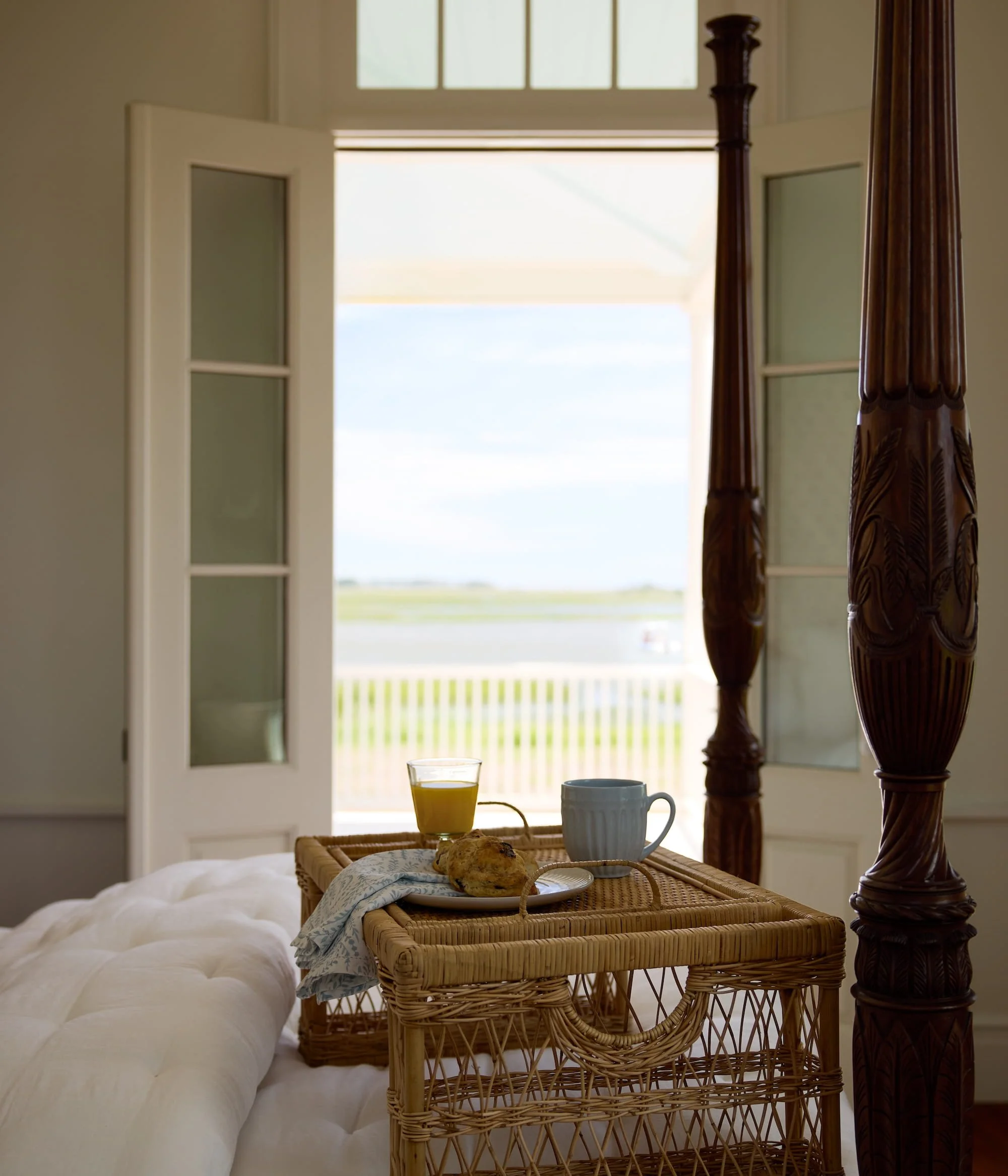 Decor-Breakfast-Tray-Plumeria-Rattan-brand-x3570.jpg