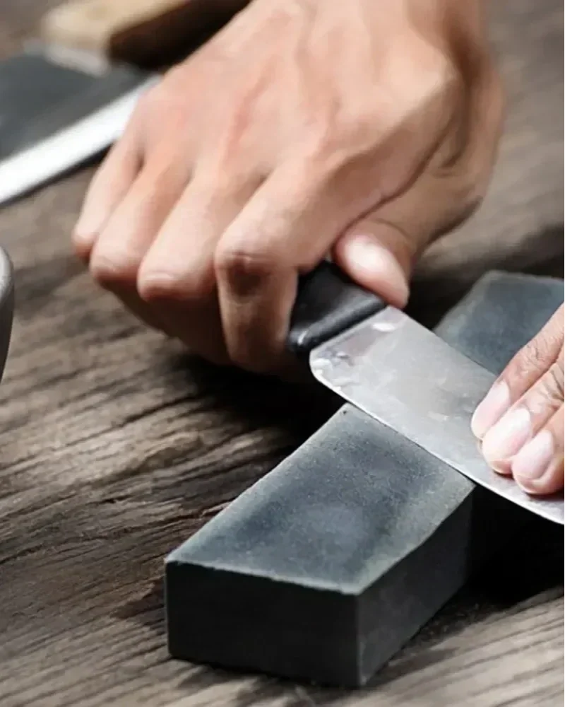 whats-the-best-way-to-sharpen-a-knife.webp