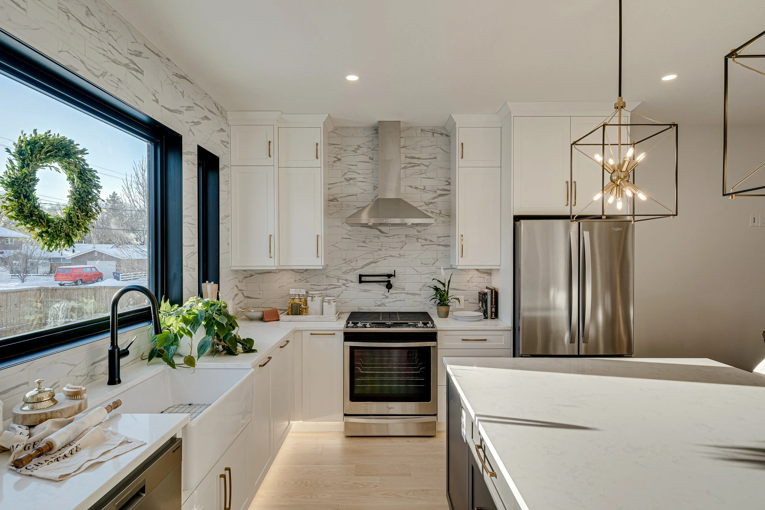 025-502 2nd Street East-24.jpg
