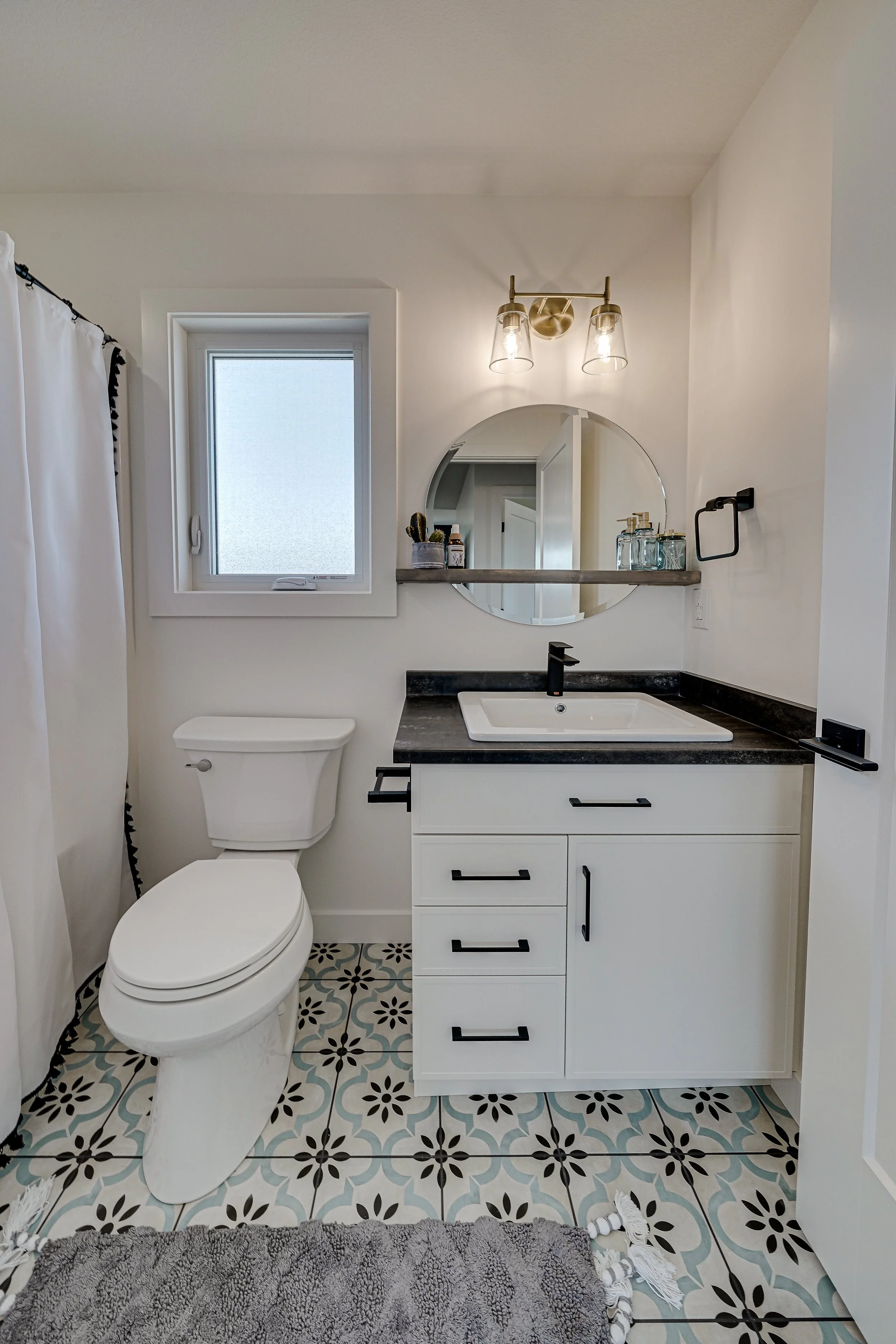 75-220 Hamm Crescent-75.jpg