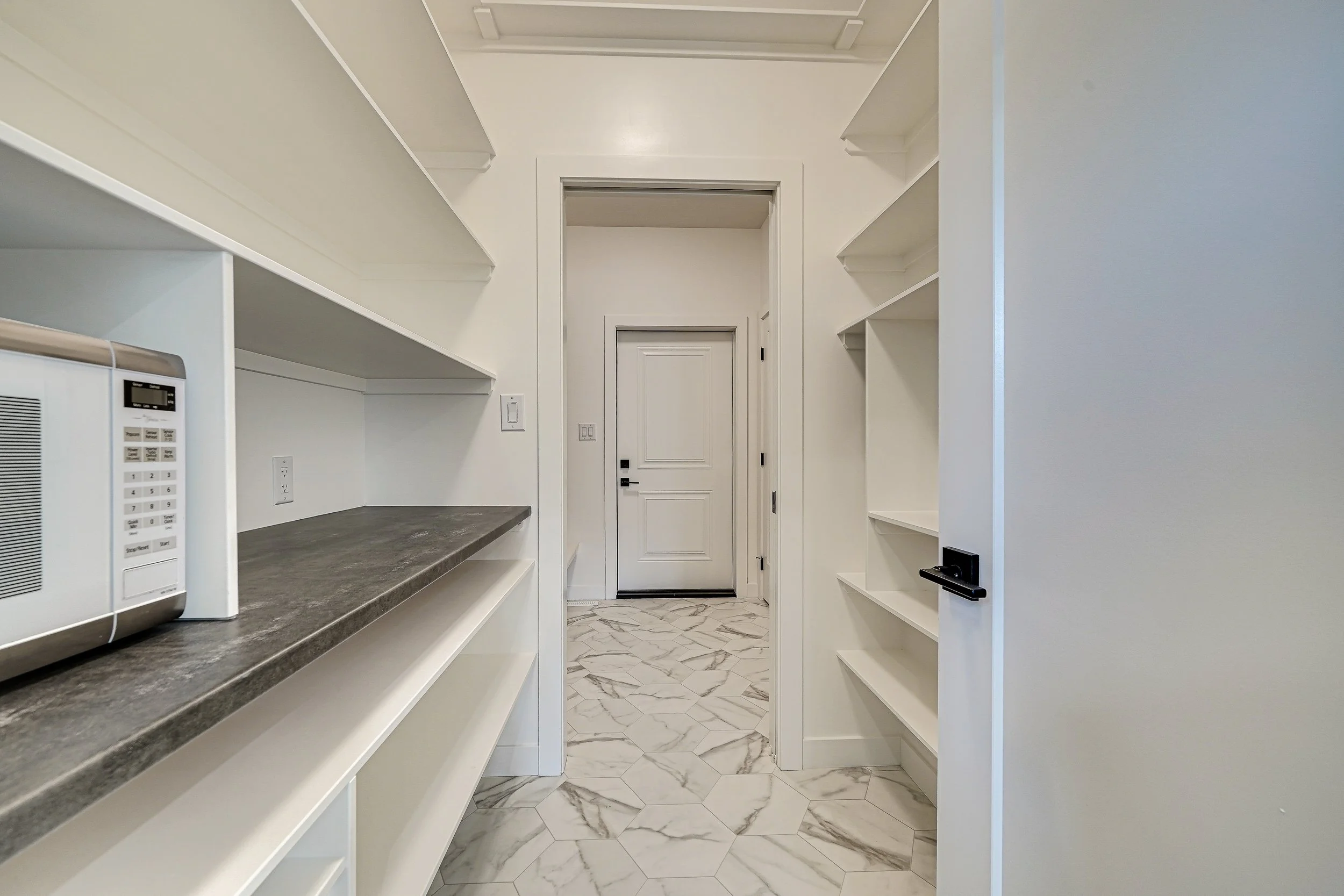 35-220 Hamm Crescent-35.jpg