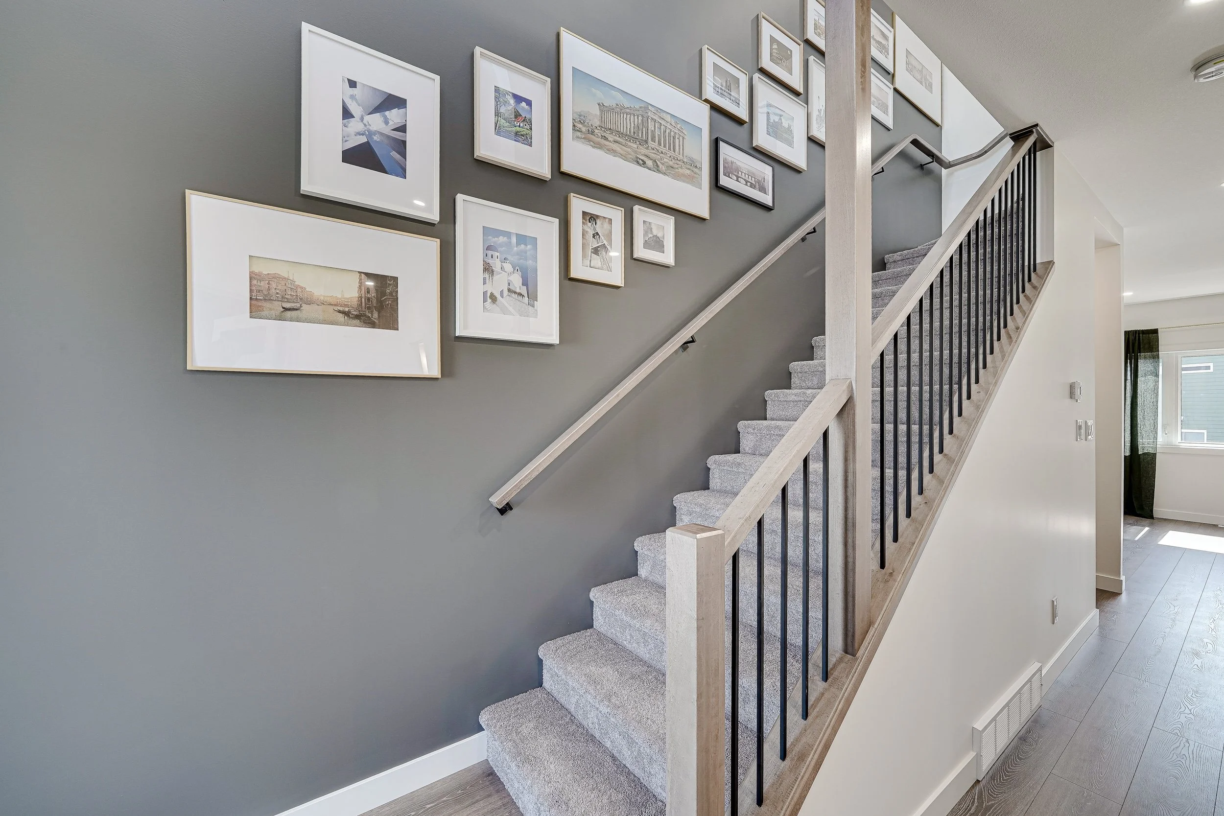 48-220 Hamm Crescent-48.jpg