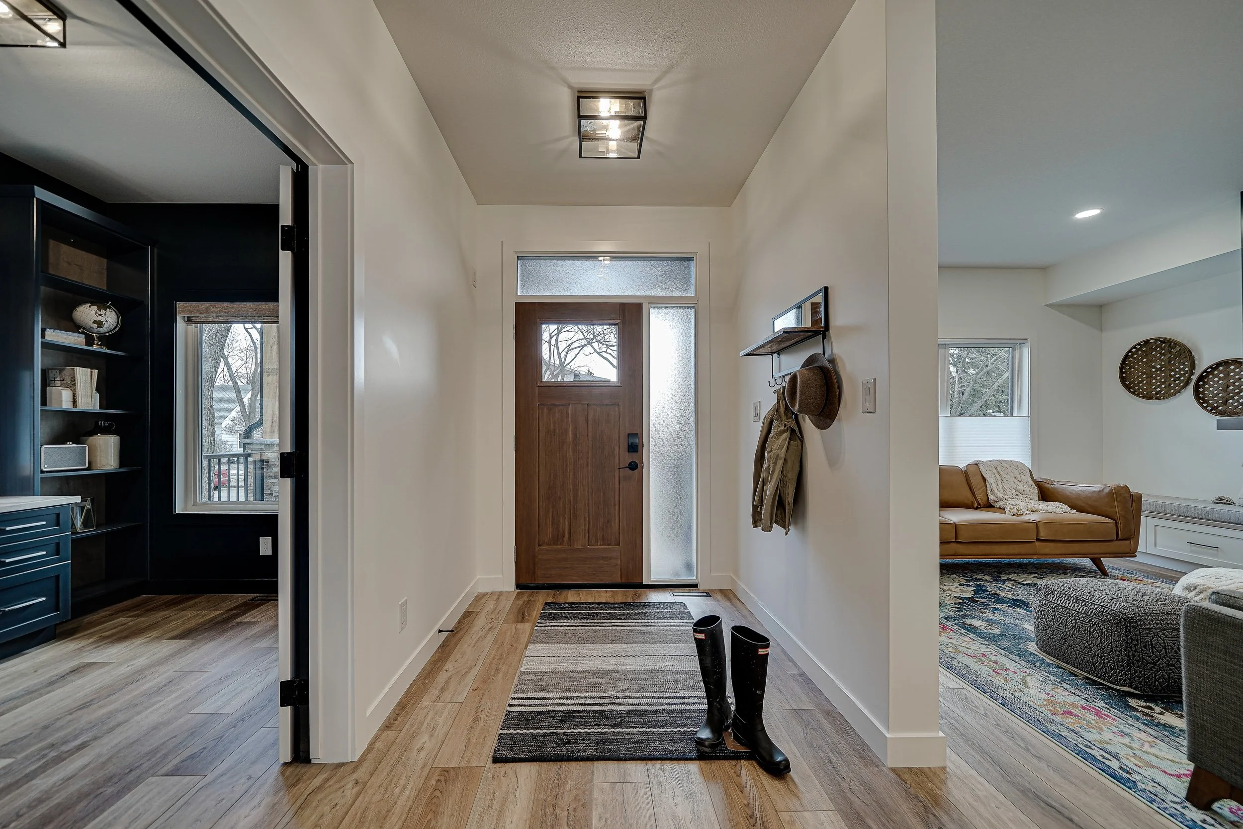 054-218 1st Street East-54.jpg