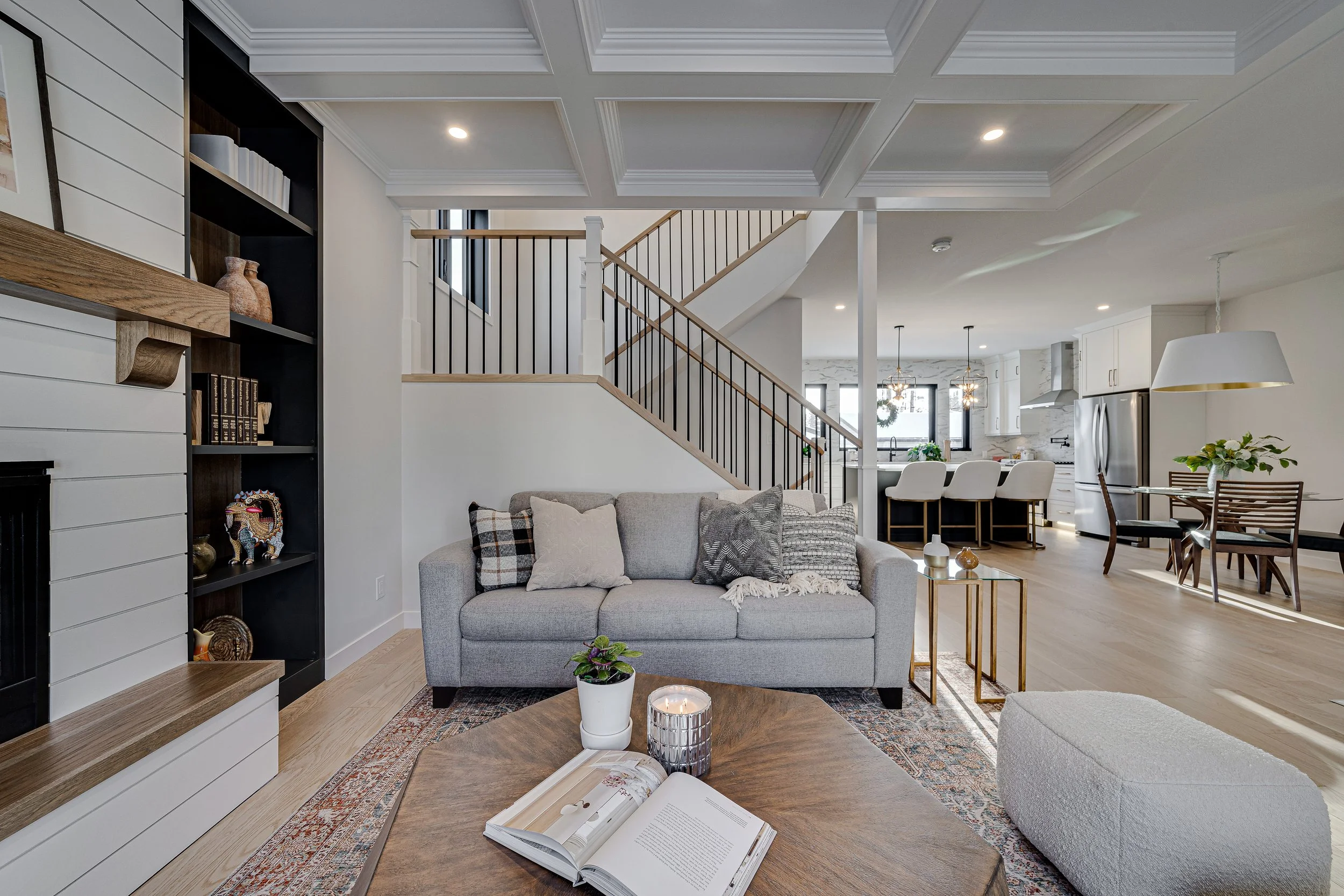 004-502 2nd Street East-03.jpg