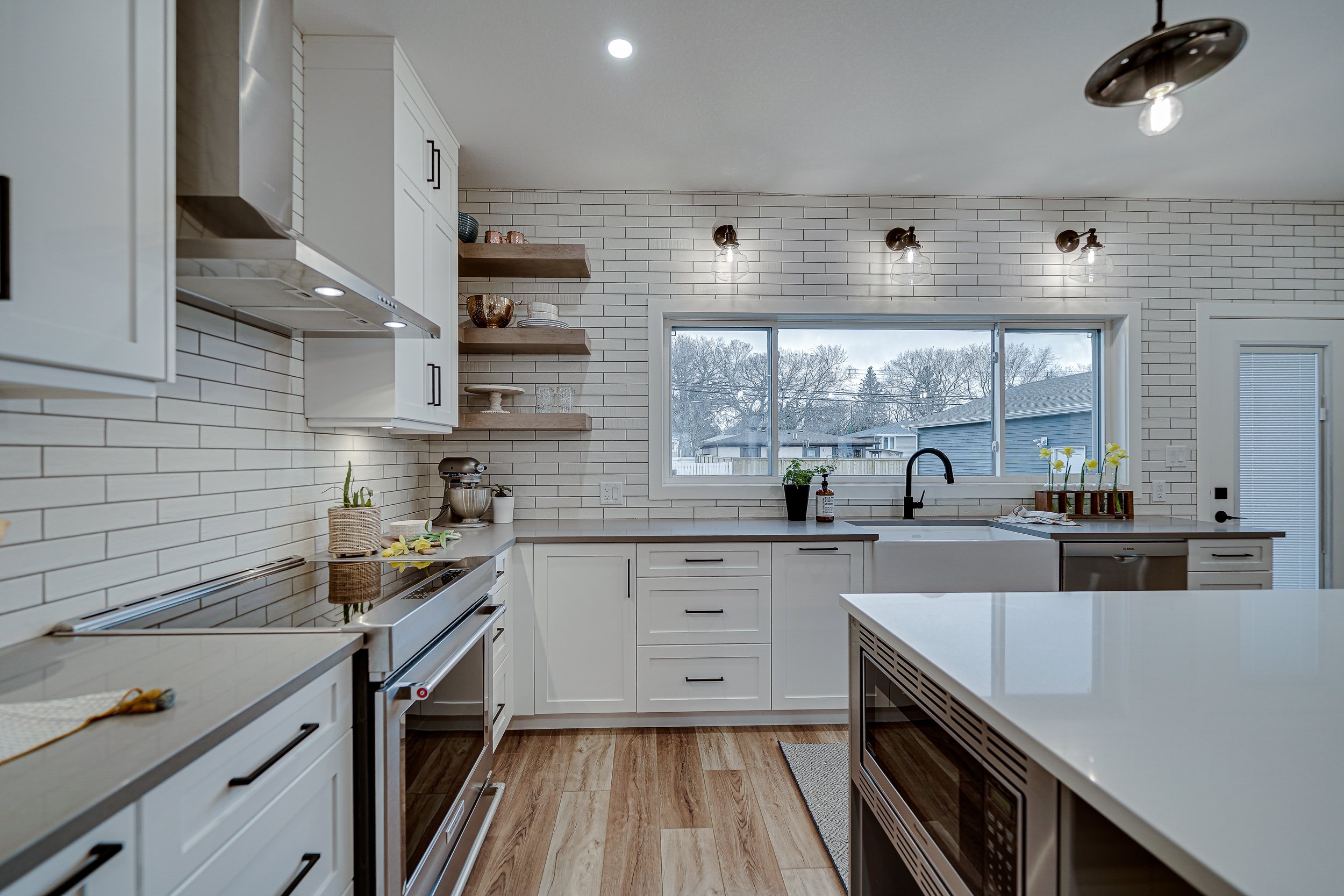 038-218 1st Street East-38.jpg