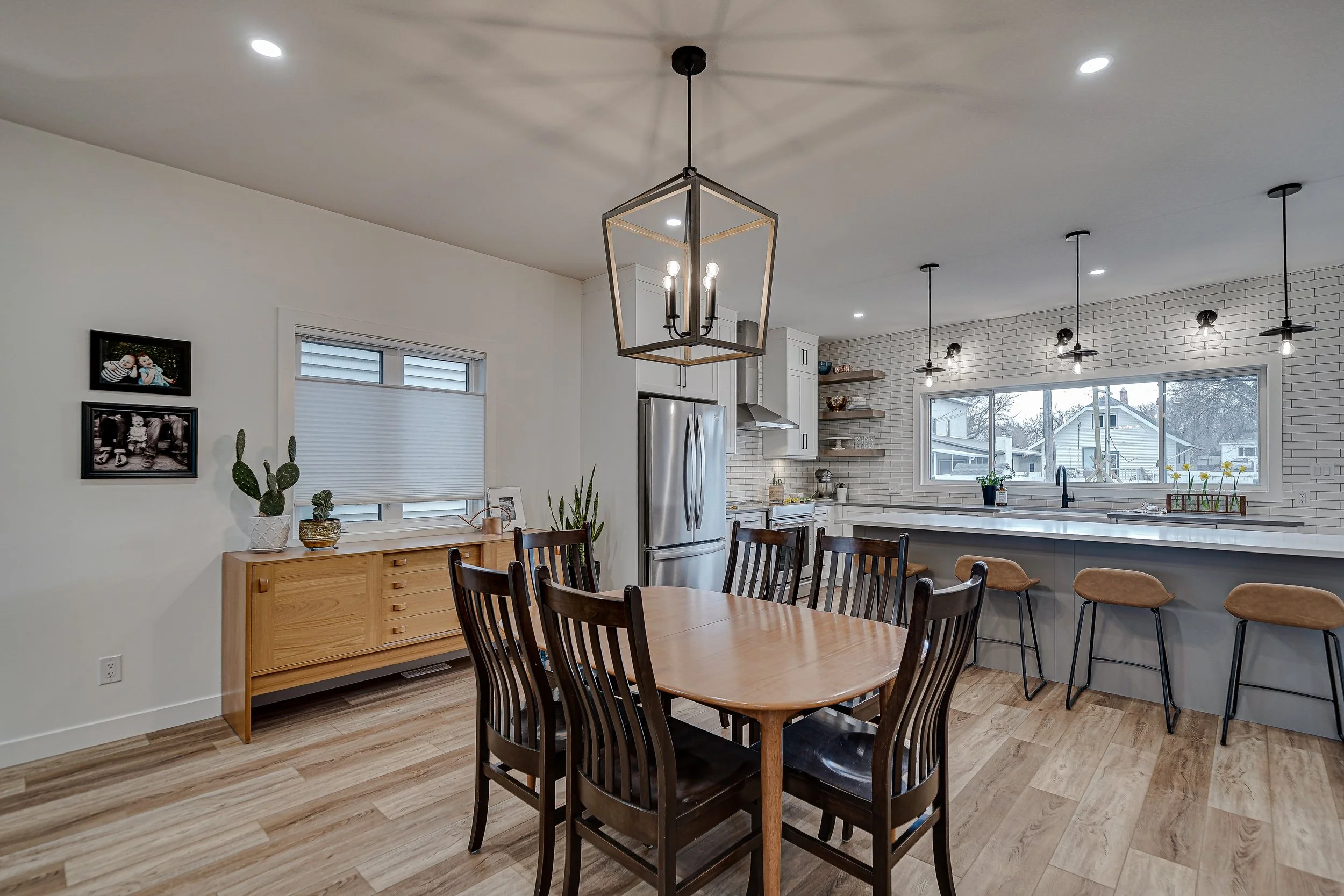 021-218 1st Street East-21.jpg
