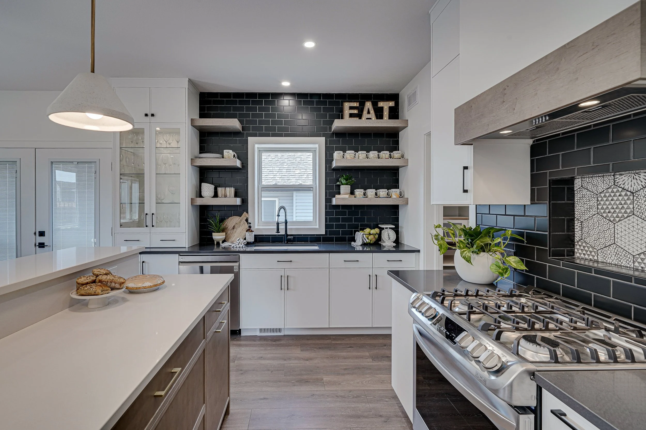 14-220 Hamm Crescent-14.jpg