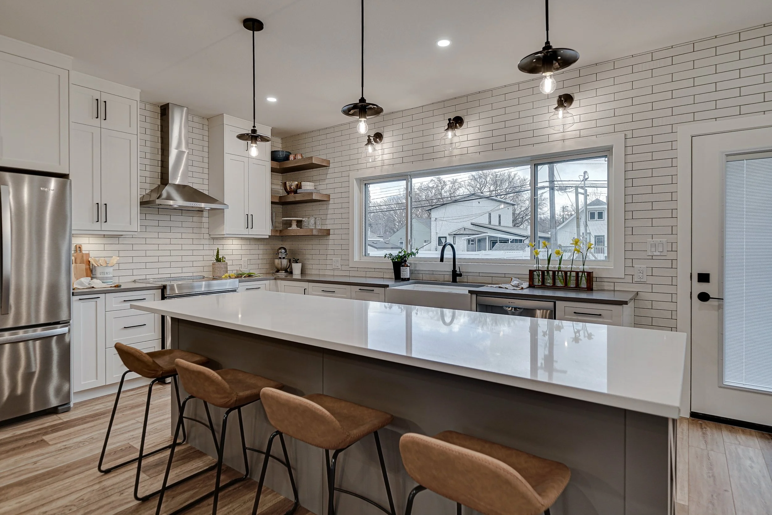 028-218 1st Street East-28.jpg
