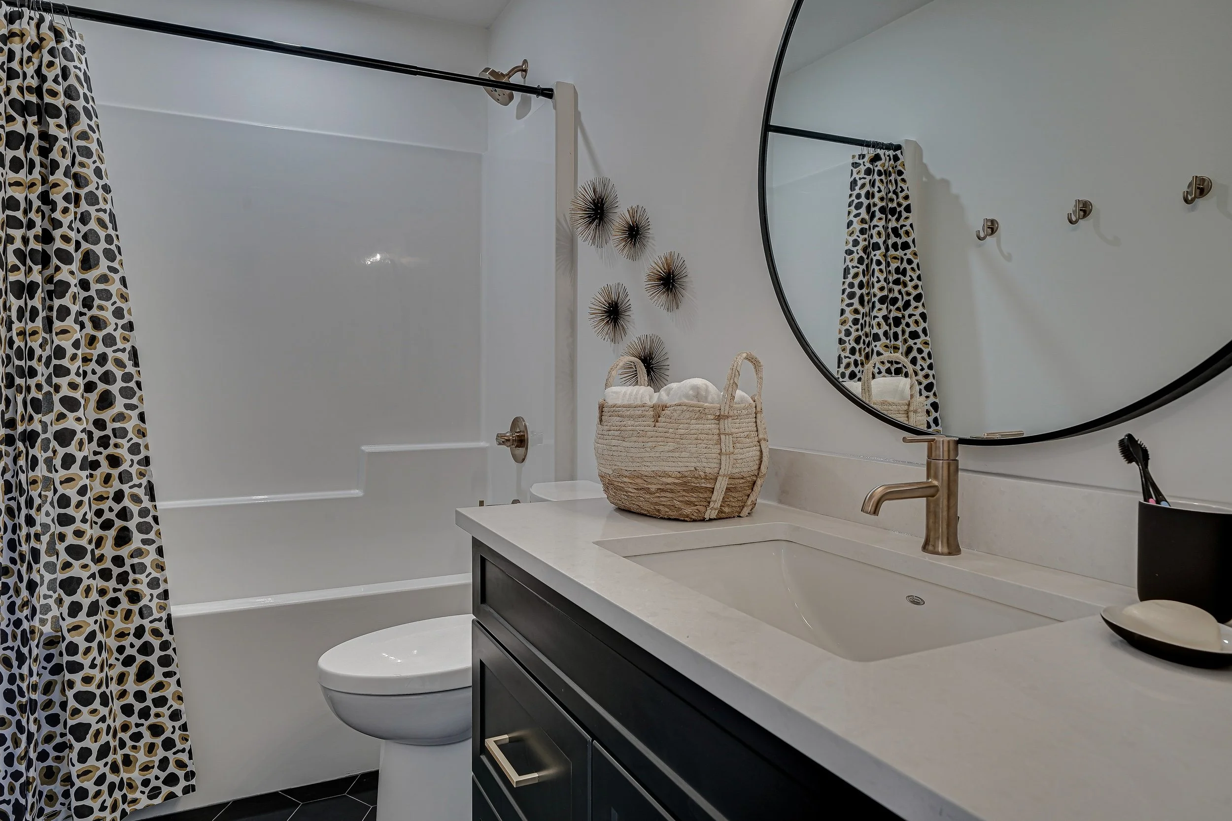 080-216 1st Street East-80.jpg