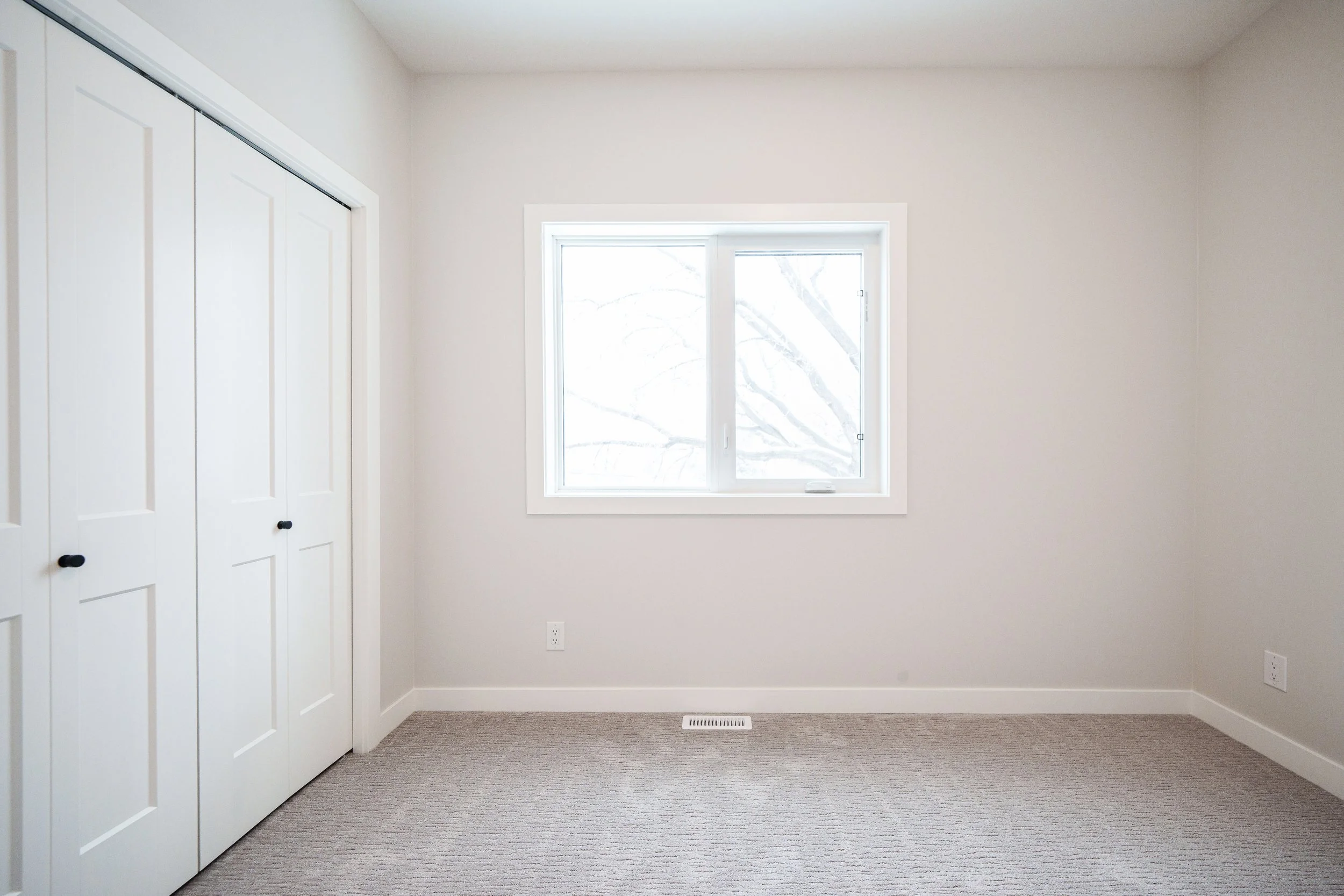 056-1508 Victoria Avenue Saskatoon-56.jpg