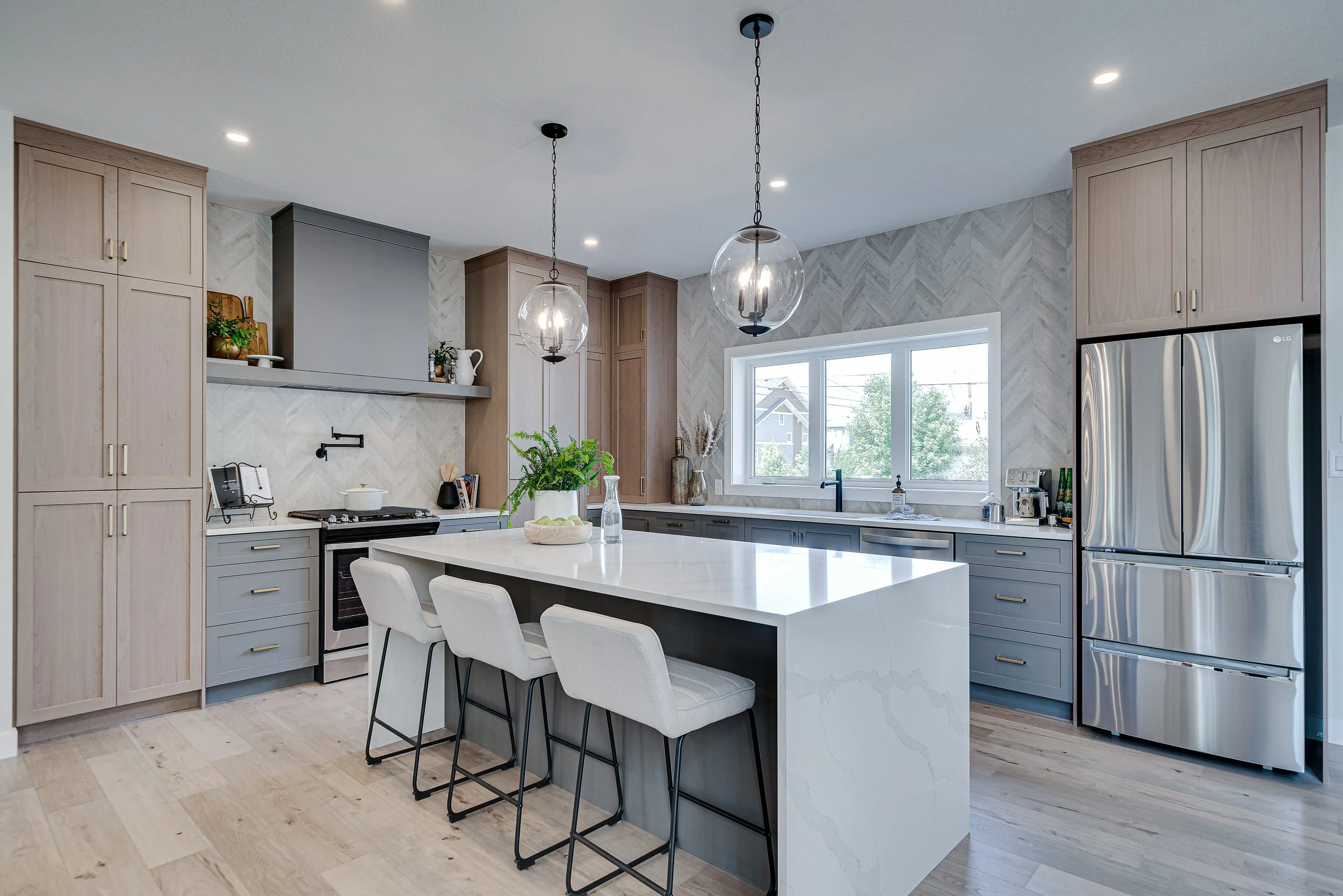 076-1105 2nd Street East-123.jpg