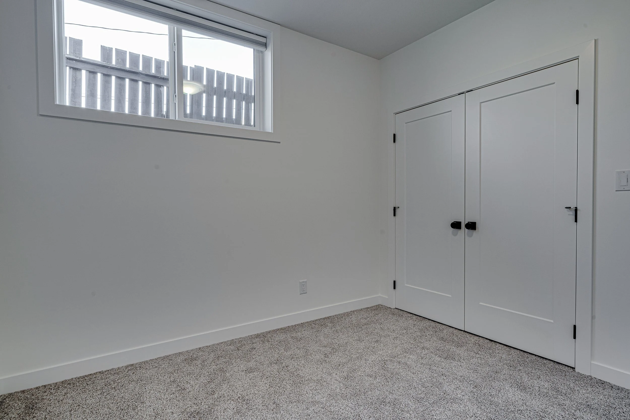 104-2226 Saint Andrews Avenue-104.jpg