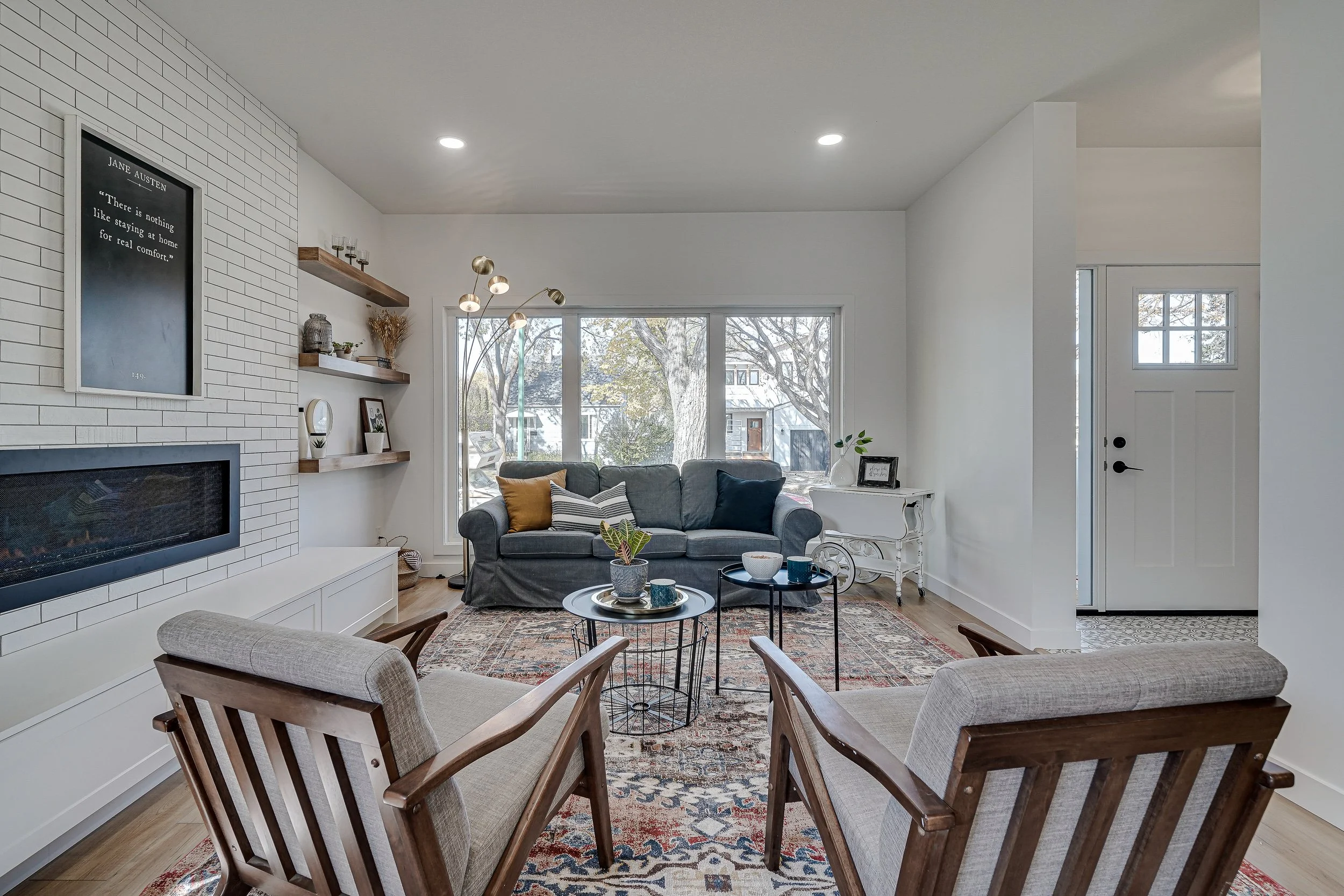 012-216 1st Street East-12.jpg