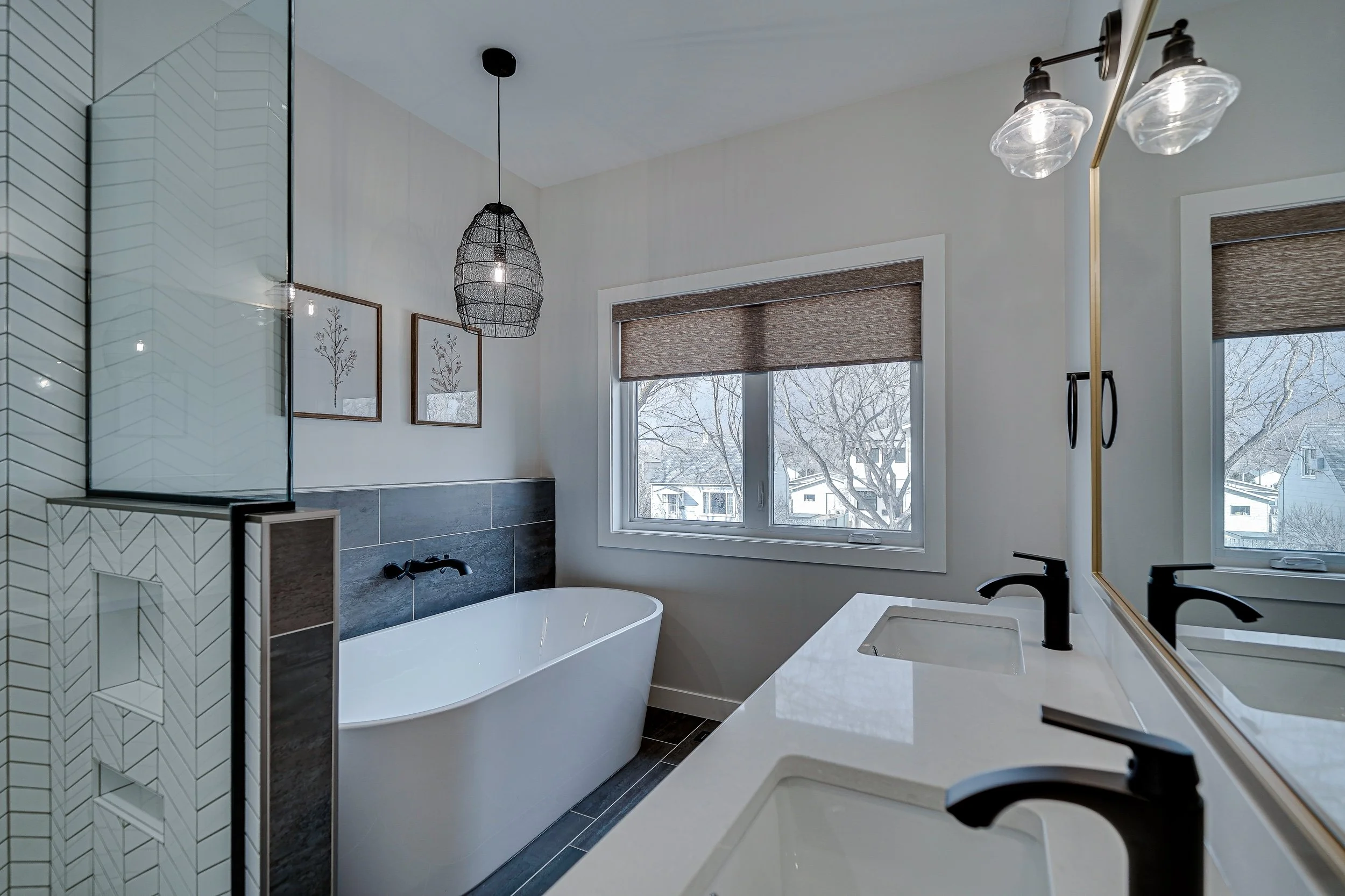 081-218 1st Street East-81.jpg