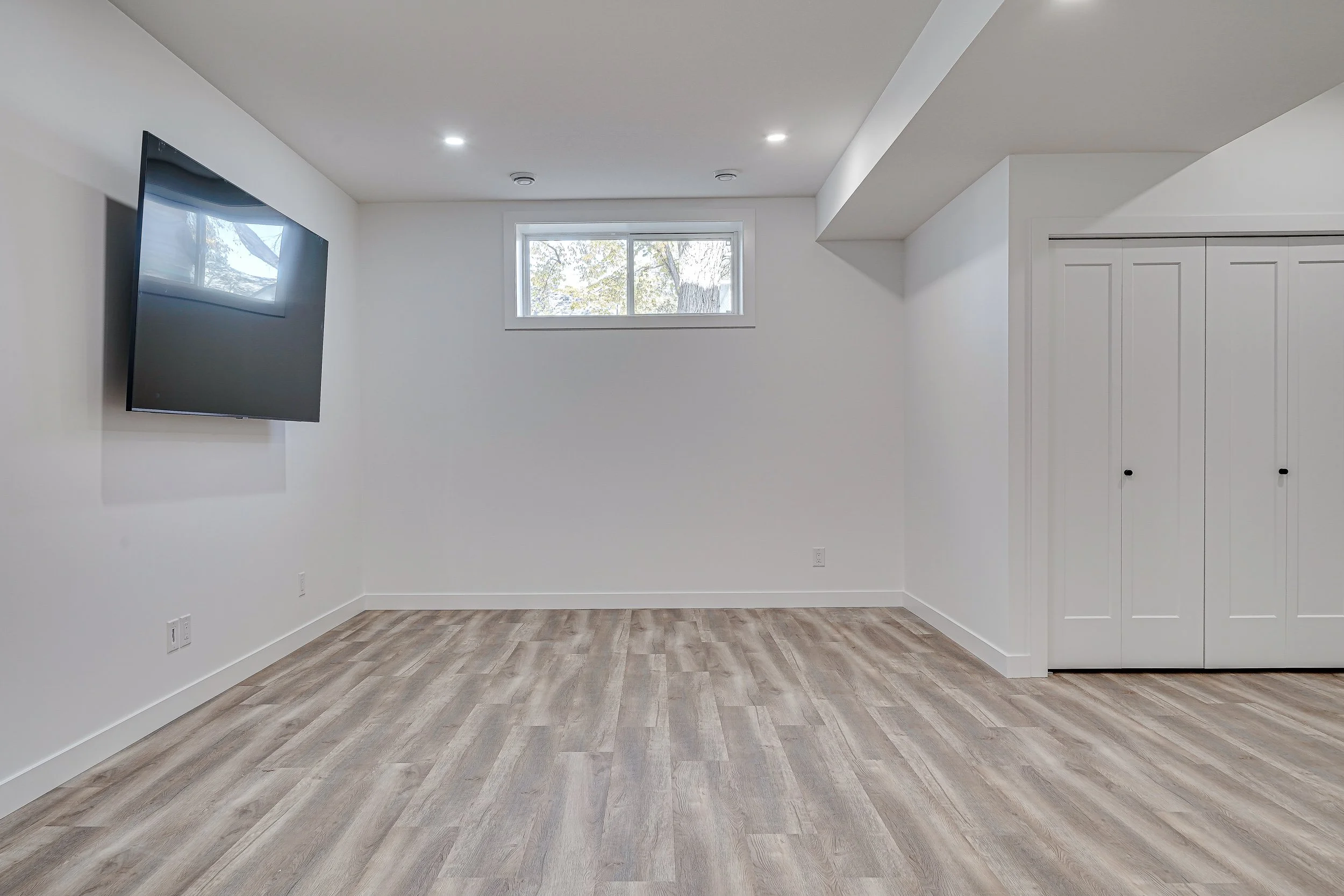 090-216 1st Street East-90.jpg